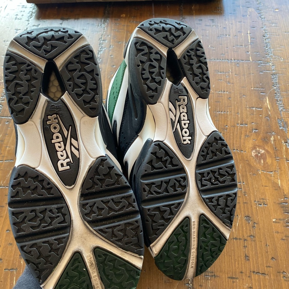 Reebok - Picture 4 of 4